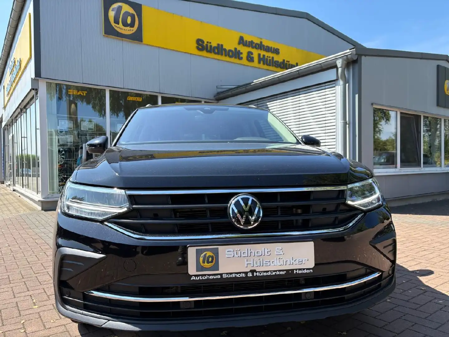 Volkswagen Tiguan Active AHK | IQ.Drive | Navi | Kamera | Keyless Schwarz - 2