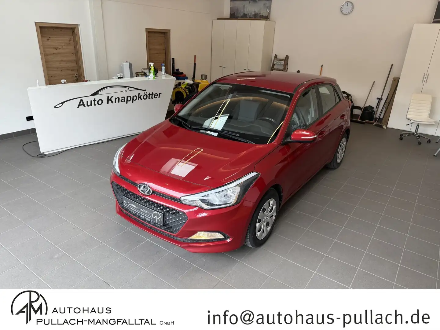 Hyundai i20 i20 1.2 Trend Klima/Sitzhzg./BC/Tempomat/eFH. Rood - 1