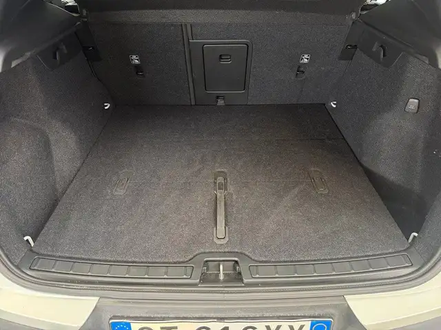 Volvo XC40 view 15