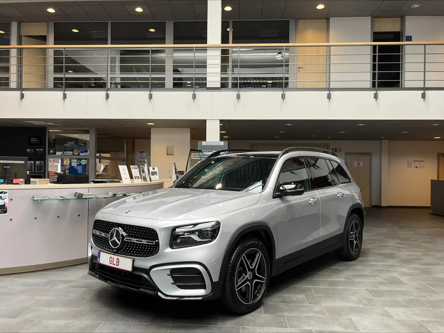 Mercedes-Benz GLB 180 GLB Star Edition Argento - 1