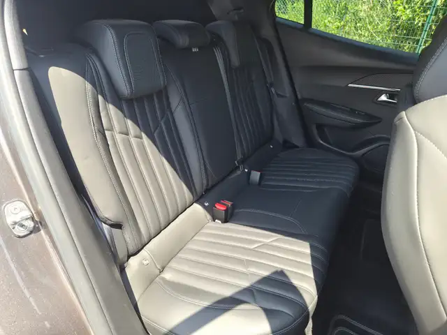 Peugeot 2008 view 12