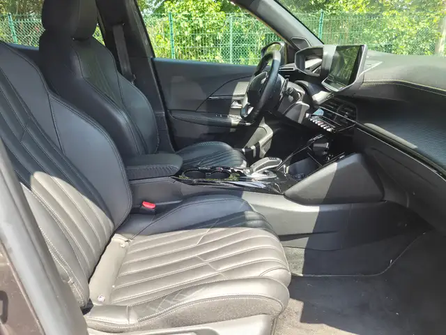 Peugeot 2008 view 13