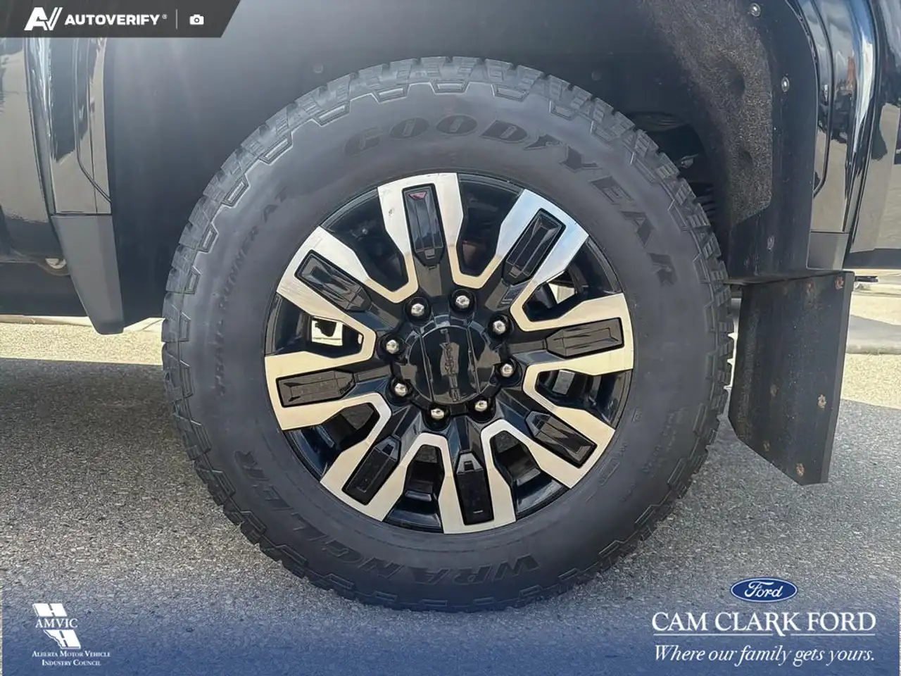 GMC Sierra 3500HD снимка GMC Sierra 3500HD