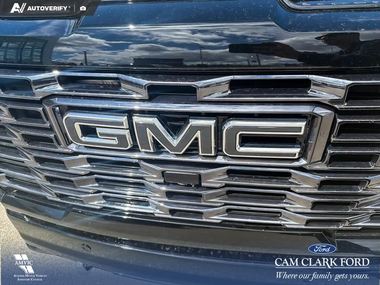 GMC Sierra 3500HD снимка GMC Sierra 3500HD
