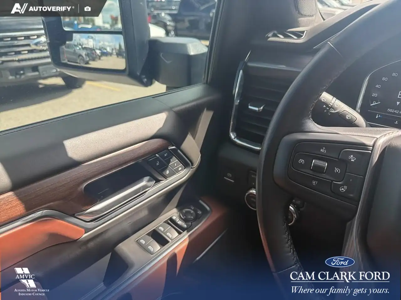 GMC Sierra 3500HD снимка GMC Sierra 3500HD