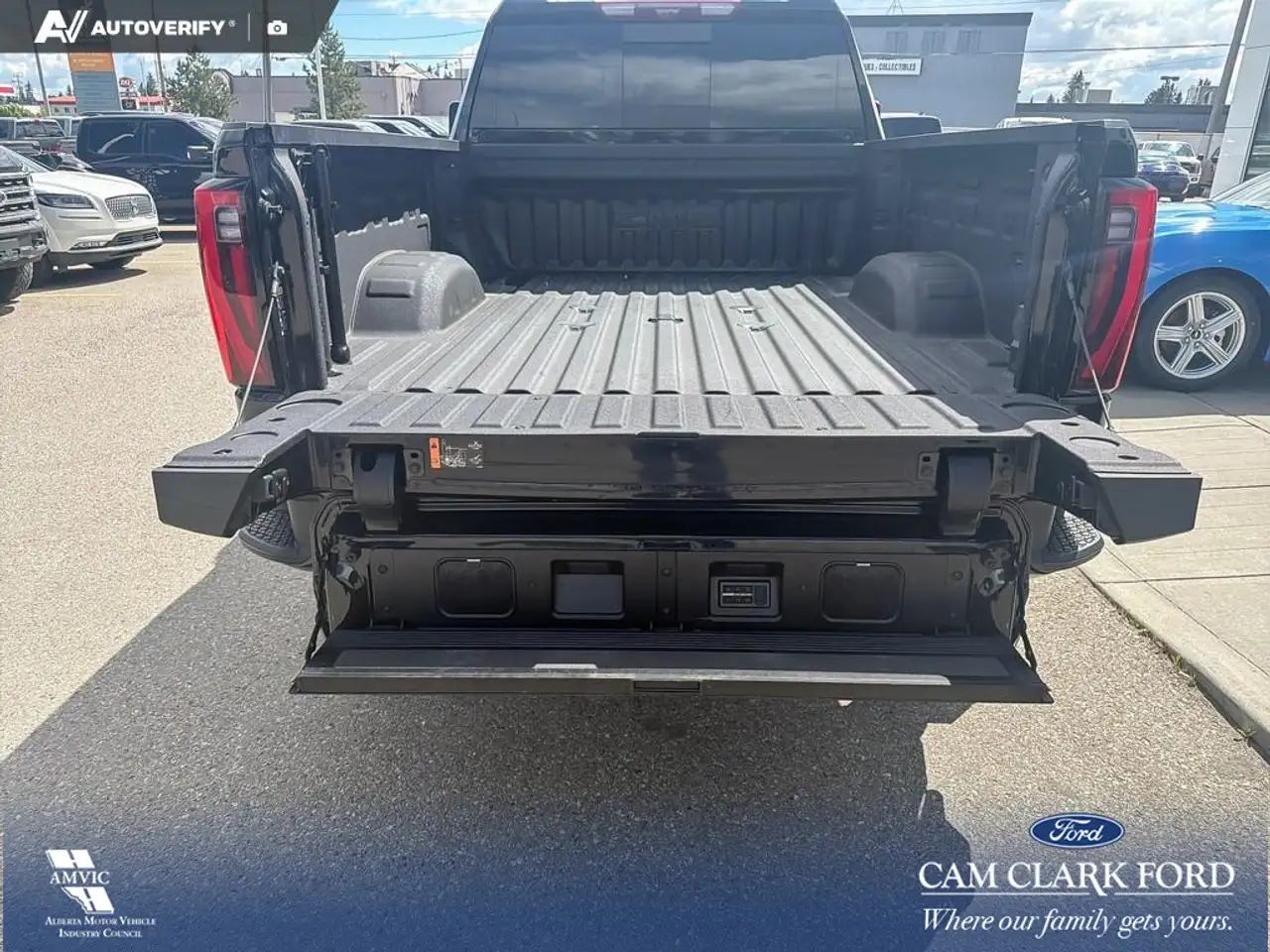 GMC Sierra 3500HD снимка GMC Sierra 3500HD
