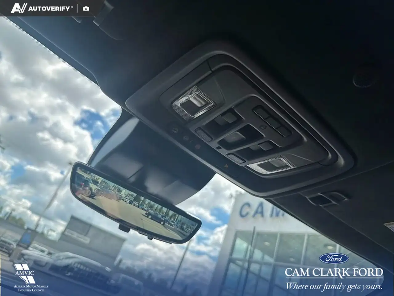 GMC Sierra 3500HD снимка GMC Sierra 3500HD
