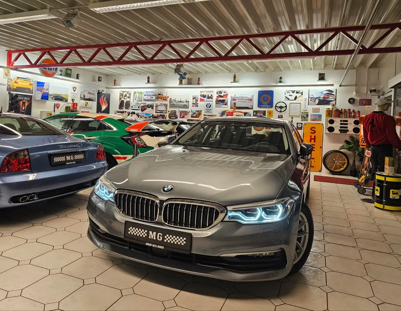 BMW 520 - VERKAUFT - 520d Aut. head up display Grau - 2