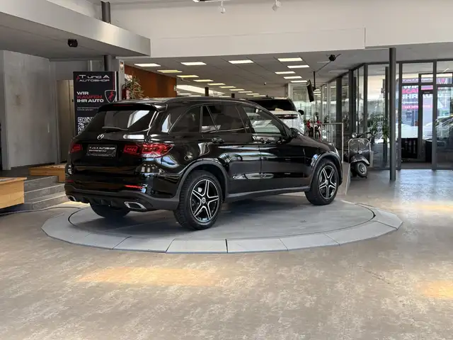 Mercedes-Benz GLC view 9
