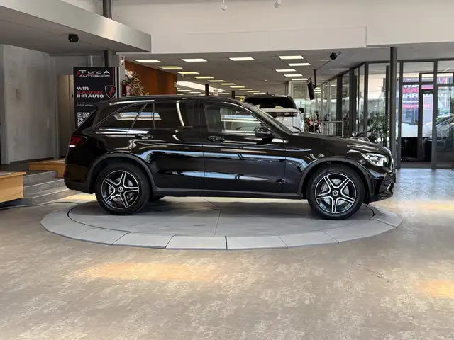 Mercedes-Benz GLC view 11