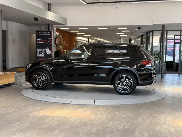 Mercedes-Benz GLC view 4