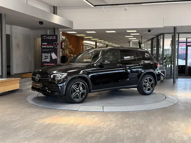 Mercedes-Benz GLC view 2