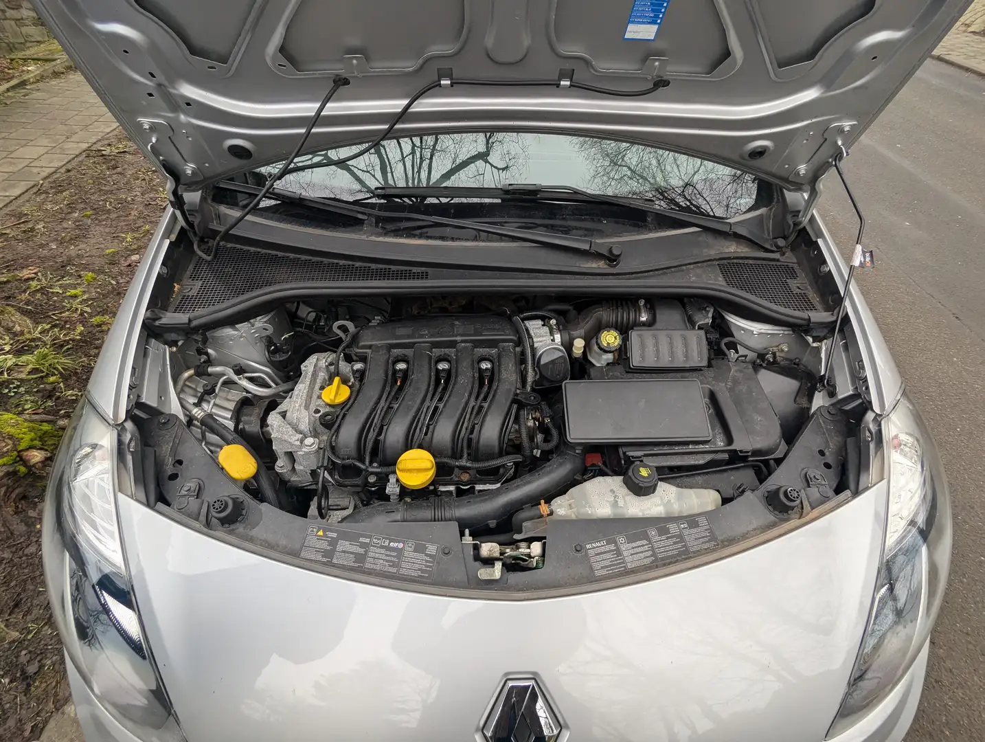 Renault Clio Clio III 1.6 16V 110ch Automatic Argent - 2