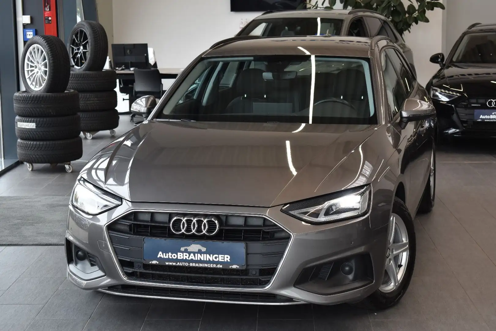 Audi A4 Avant 35TDI S-tronic LED~AHK~RFK~Tempomat~SHZ Gris - 1