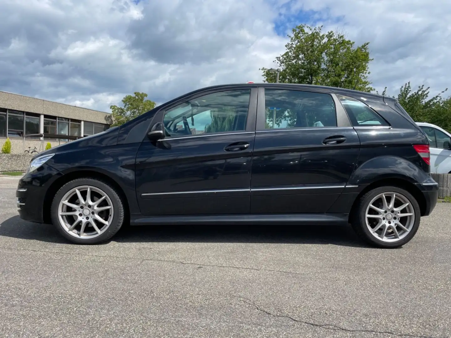Mercedes-Benz B 200 B -Klasse B 200 CDI Automatik Noir - 2