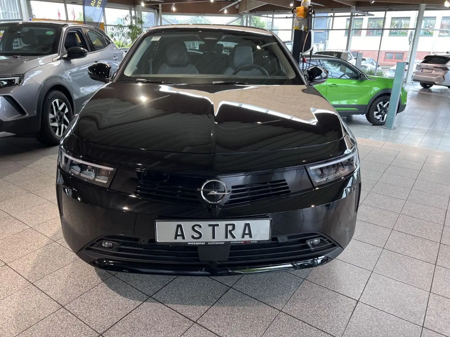 Opel Astra 1.2 Turbo Edition Schwarz - 2