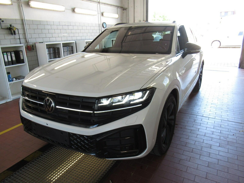 Volkswagen Touareg R-Line 3.0 TDI Black Style | MATRIX PANO — photo 2