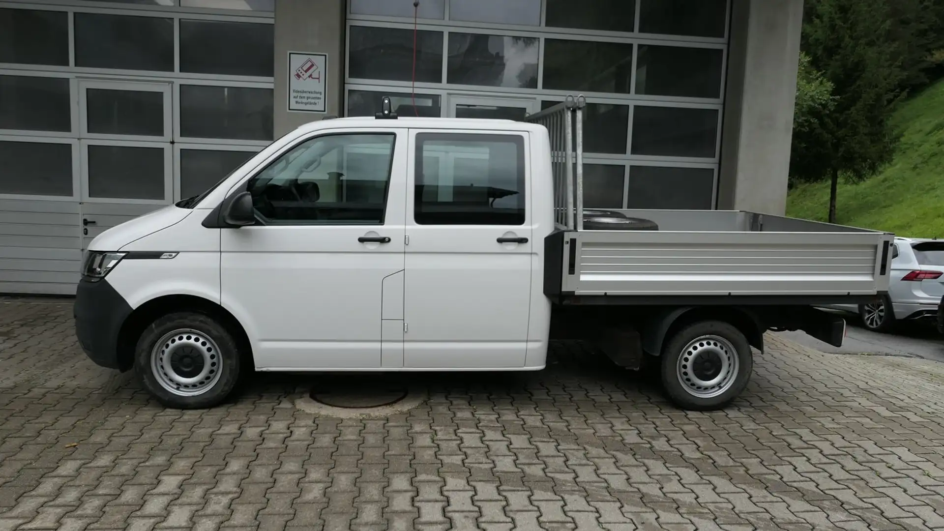 Volkswagen New Beetle T6.1 DoKa-Pritsche TDI 4MOTION Bílá - 2