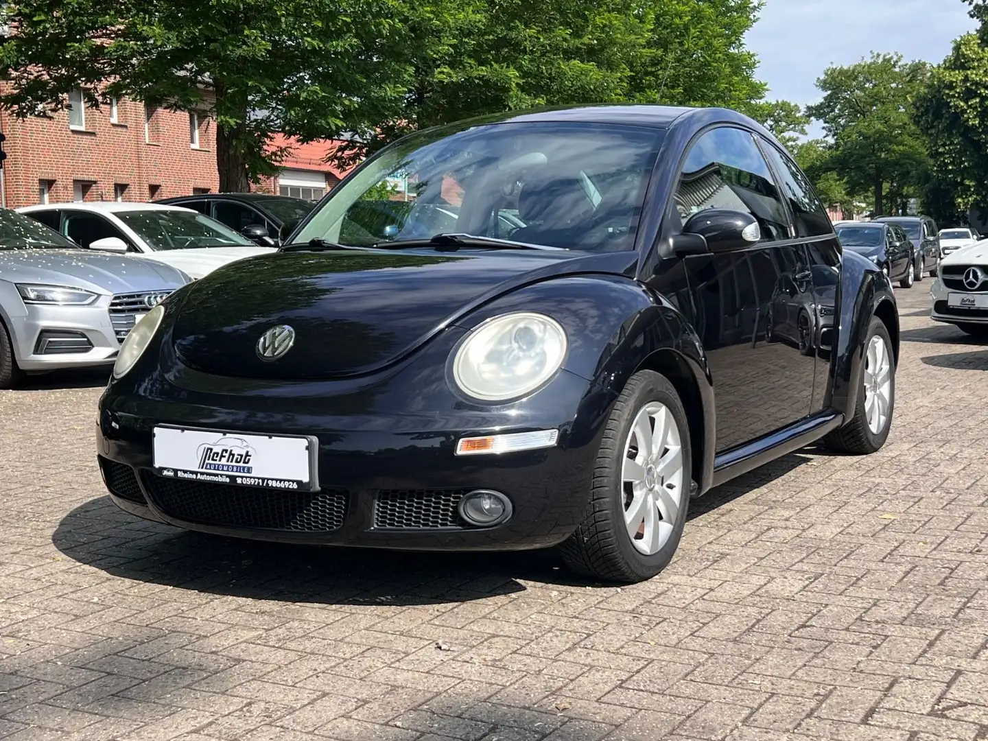 Volkswagen New Beetle Lim. 1.6 Schwarz - 2