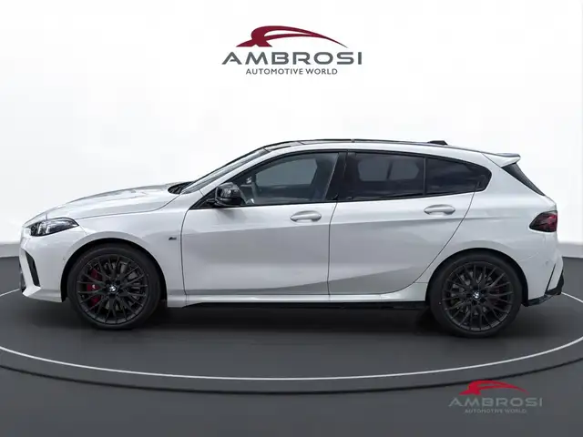 BMW 1 Series view 6