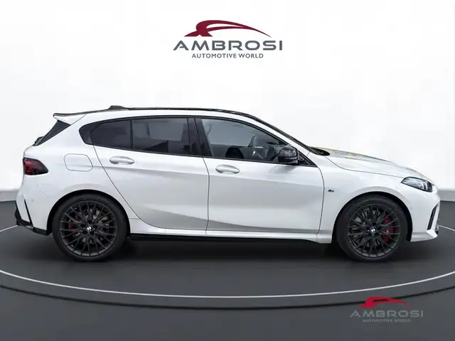 BMW 1 Series view 5