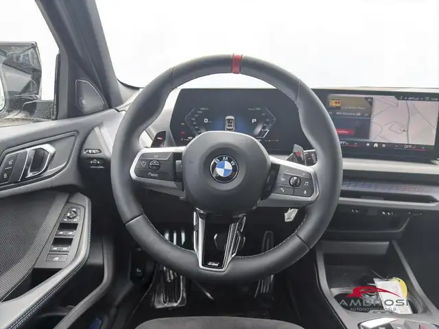 BMW 1 Series view 14