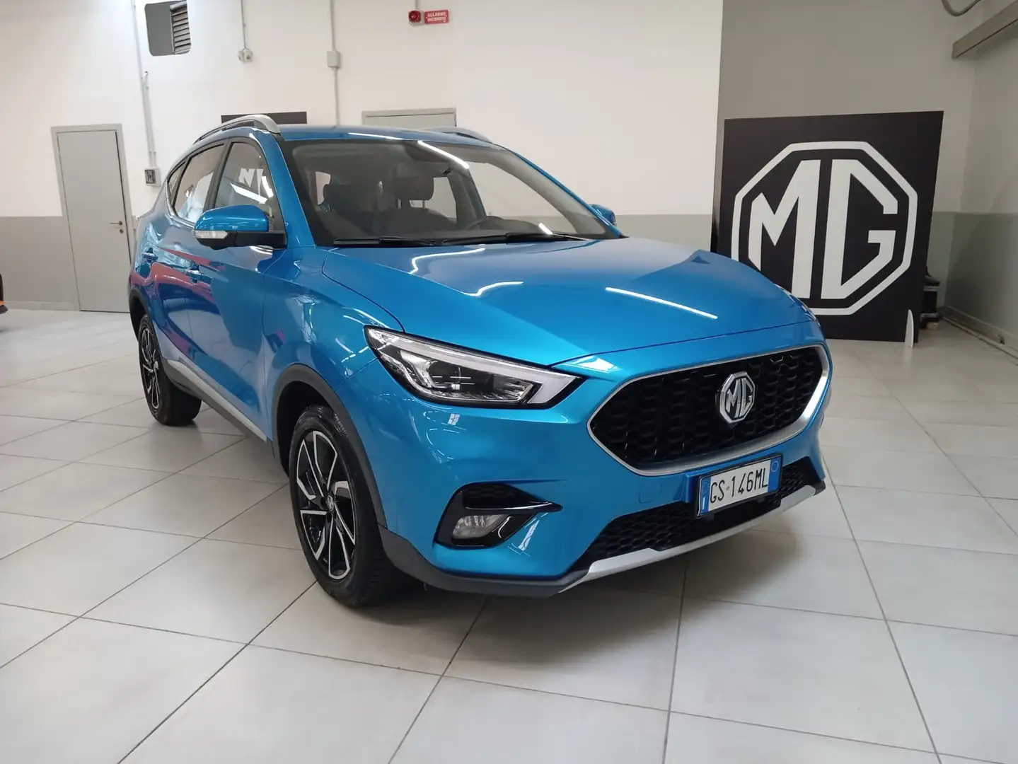MG ZS 1.5L 5MT LUXURY - BLUE Bleu - 1
