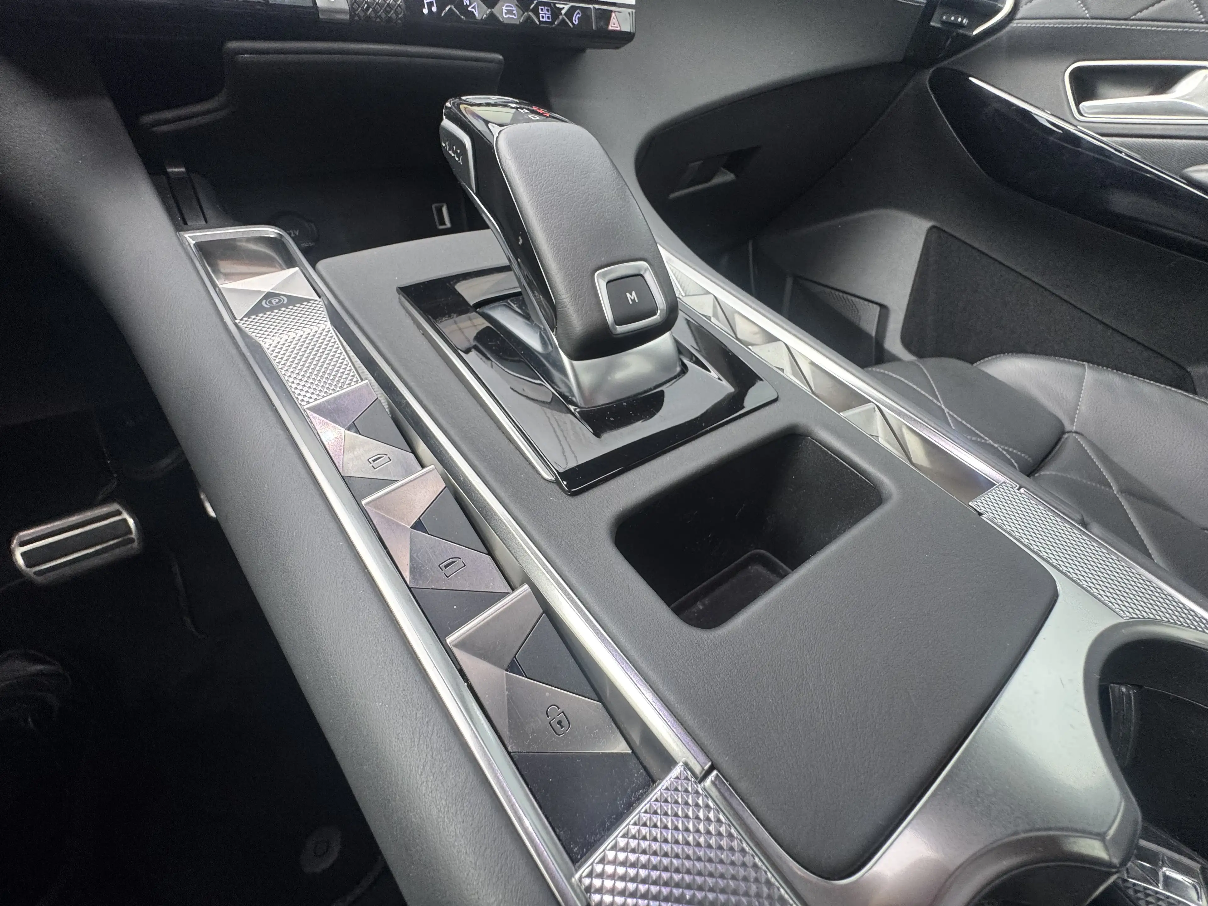 DS Automobiles DS 7 Crossback DS 7 CROSSBACK 1.5 BlueHDi EDITION*TOIT PANO*XENON*GARANTIE — photo 11