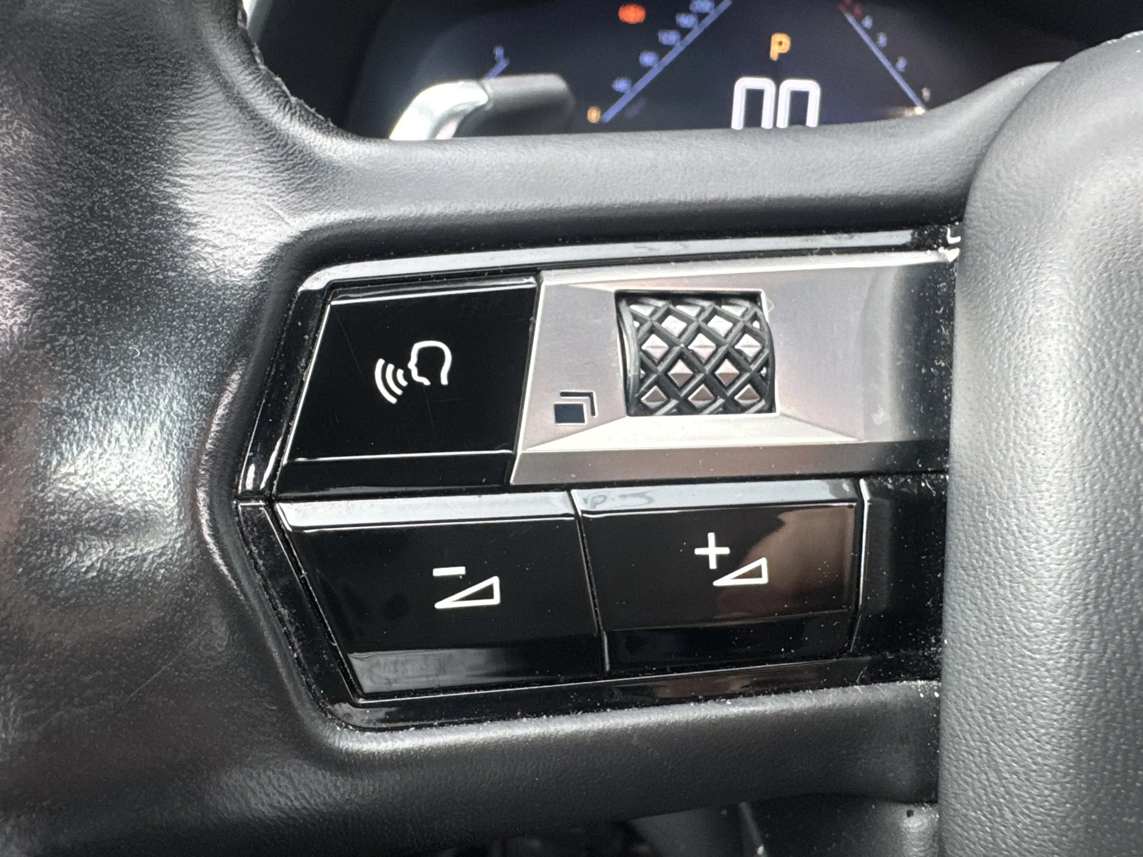 DS Automobiles DS 7 Crossback DS 7 CROSSBACK 1.5 BlueHDi EDITION*TOIT PANO*XENON*GARANTIE — photo 15