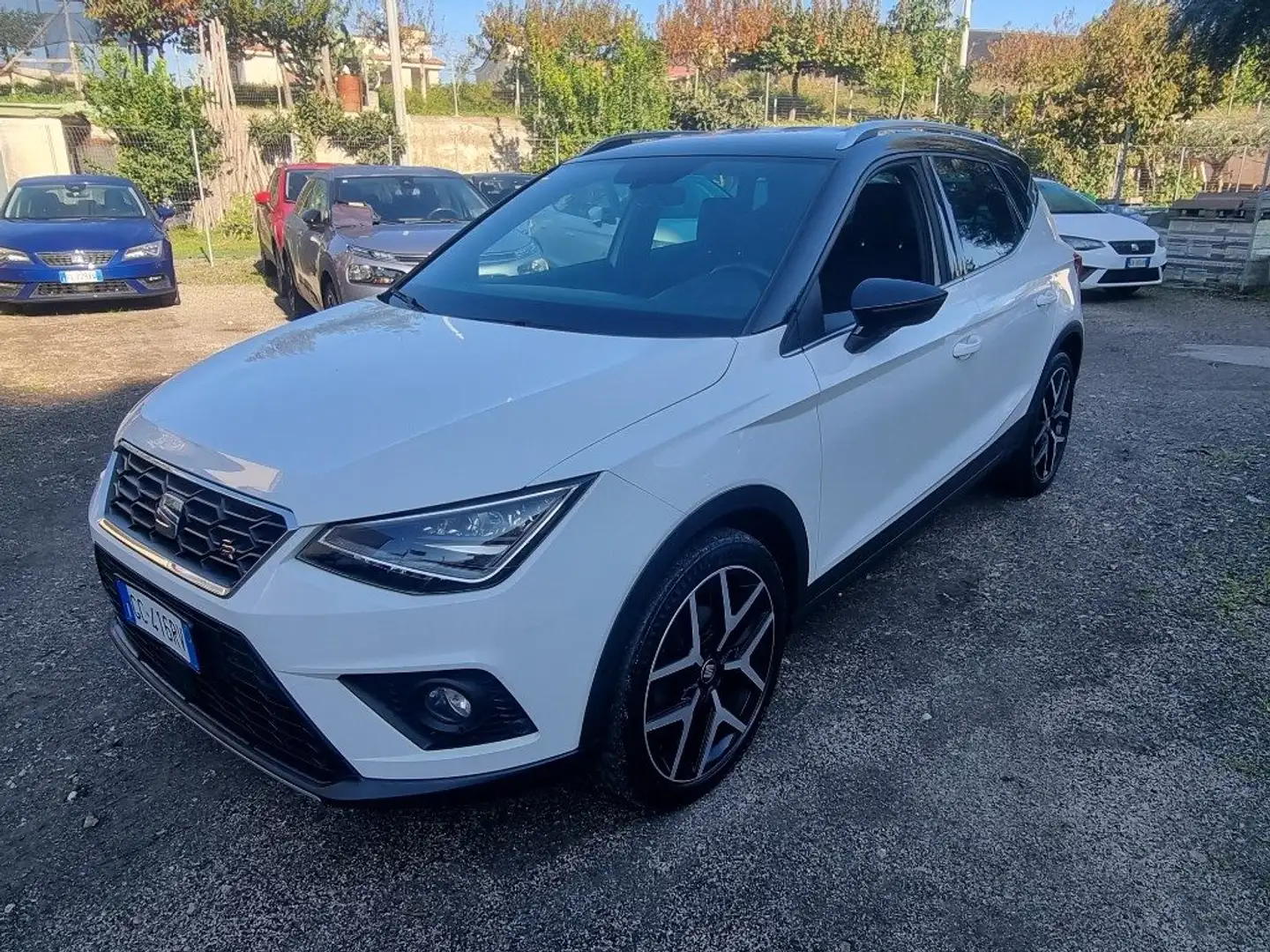 SEAT Arona 1.0 TGI FR Weiß - 2