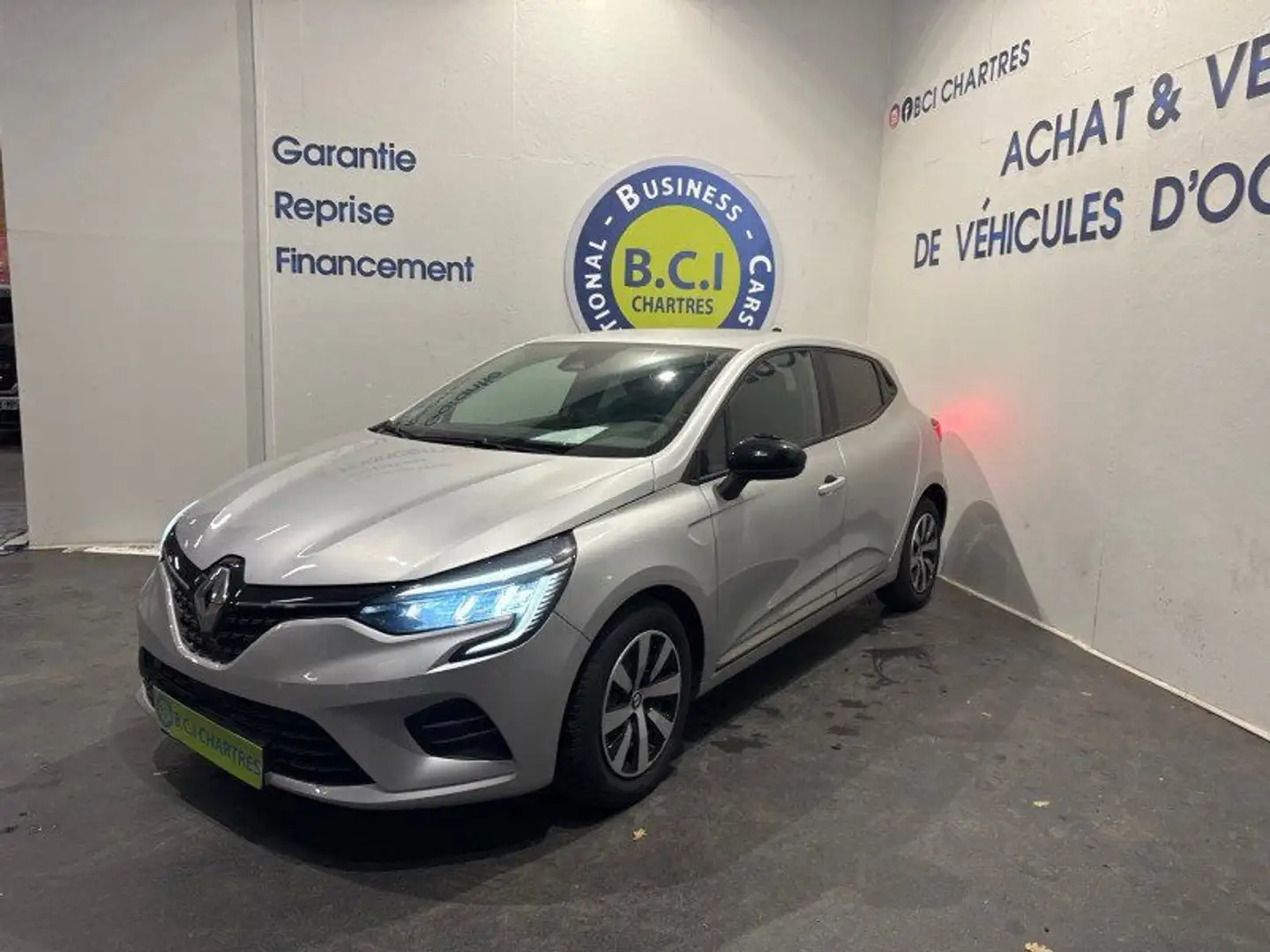 Renault Clio V 1.0 TCE 90CH EQUILIBRE Grau - 2