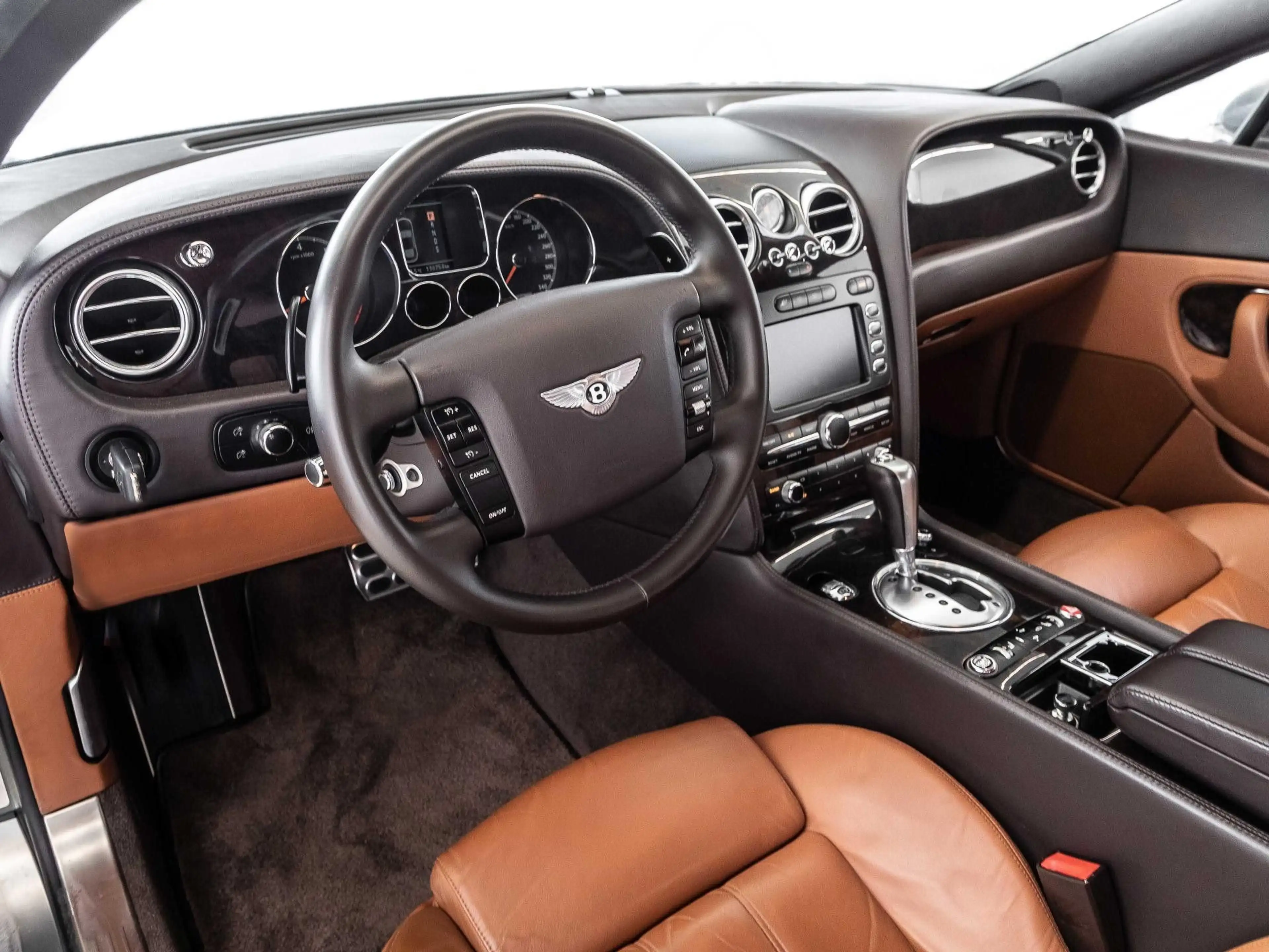 Bentley Continental GT Bluetooth Navi Vollleder Klima — photo 3
