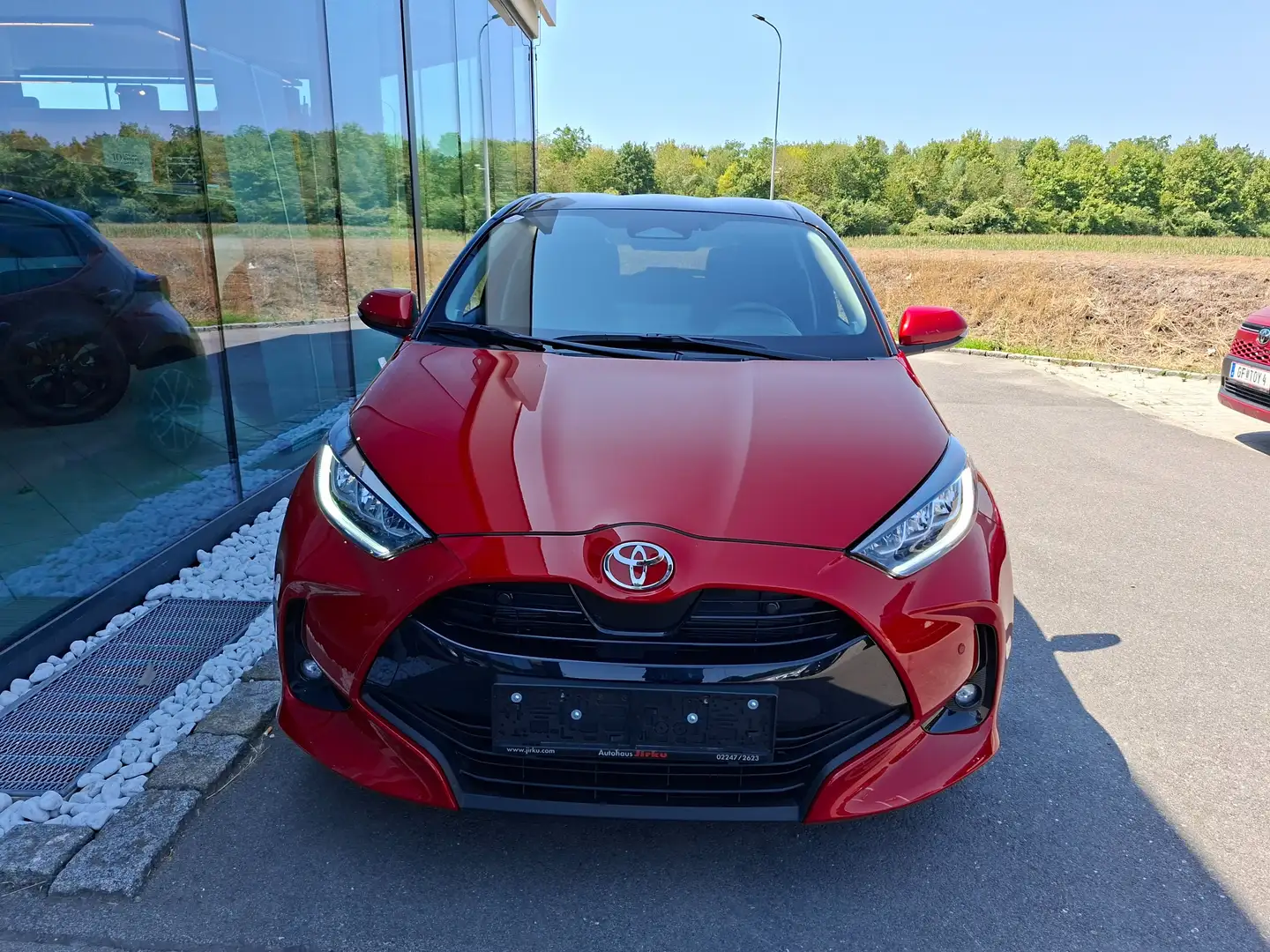 Toyota Yaris 1,5 VVT-i Hybrid Teamplayer Technik-Paket! Rot - 2