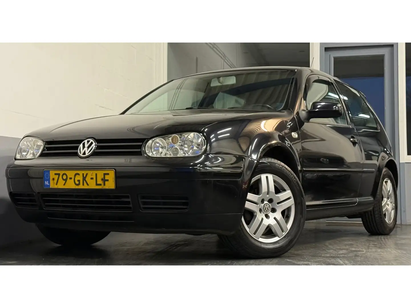 Volkswagen Golf 1.6-16V Highline|NAP|NweAPK|147DKM!|NweDBRiem|Airc Schwarz - 1