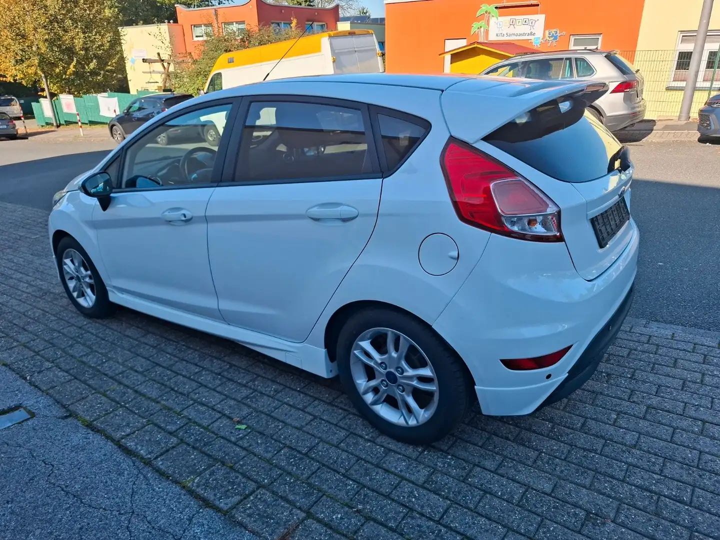 Ford Fiesta Celebration 1 HAND TÜV NEU SCHECKHEFT Weiß - 1