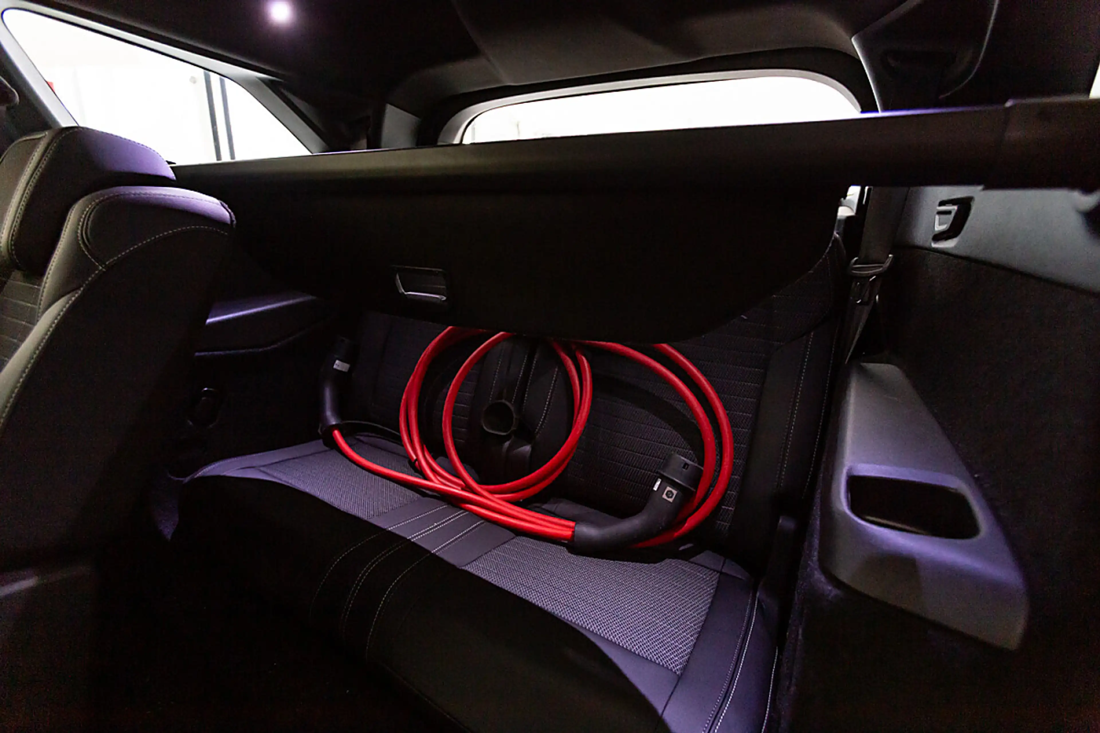 Peugeot 5008 Elektro 230 98kWh — photo 7