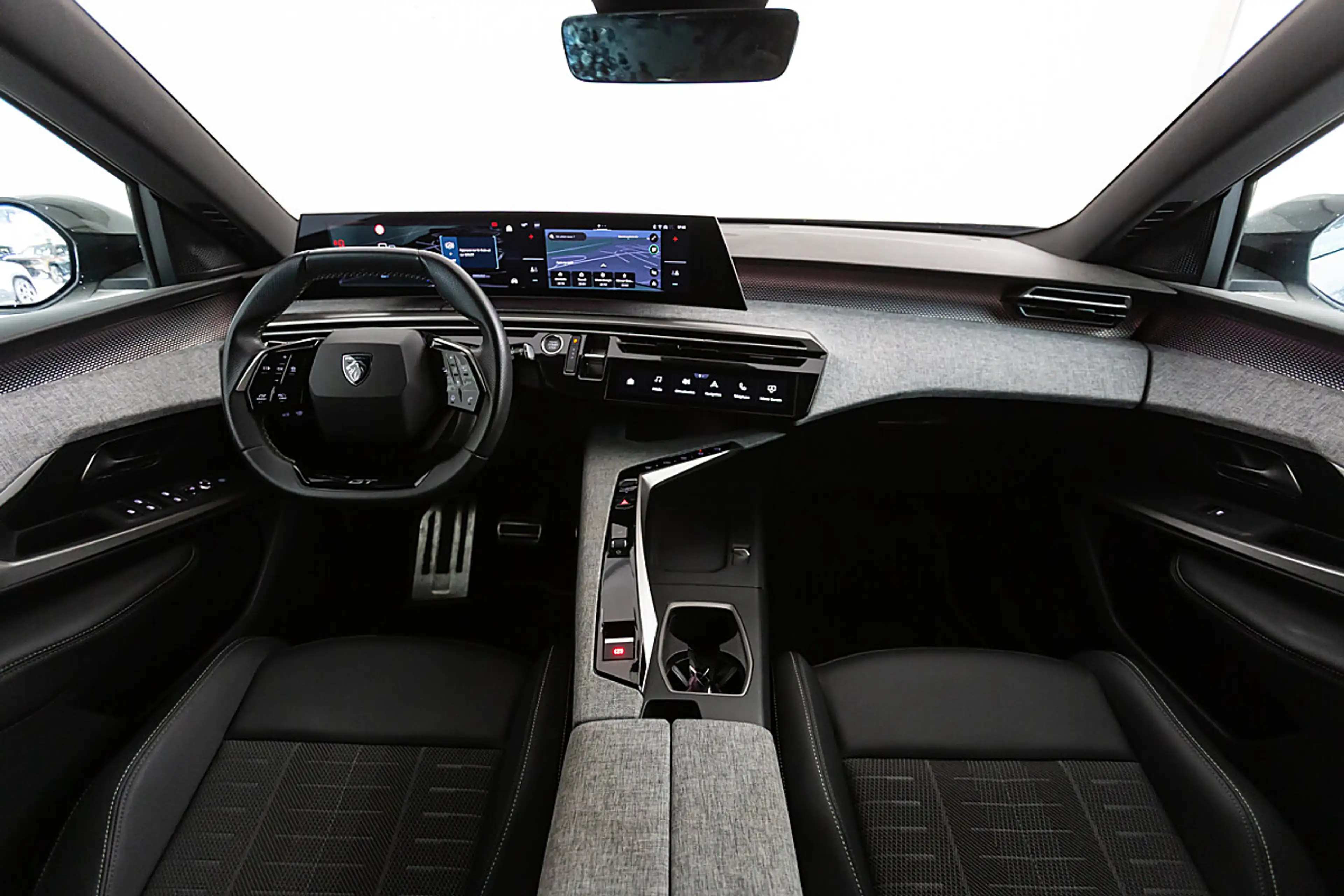 Peugeot 5008 Elektro 230 98kWh — photo 8