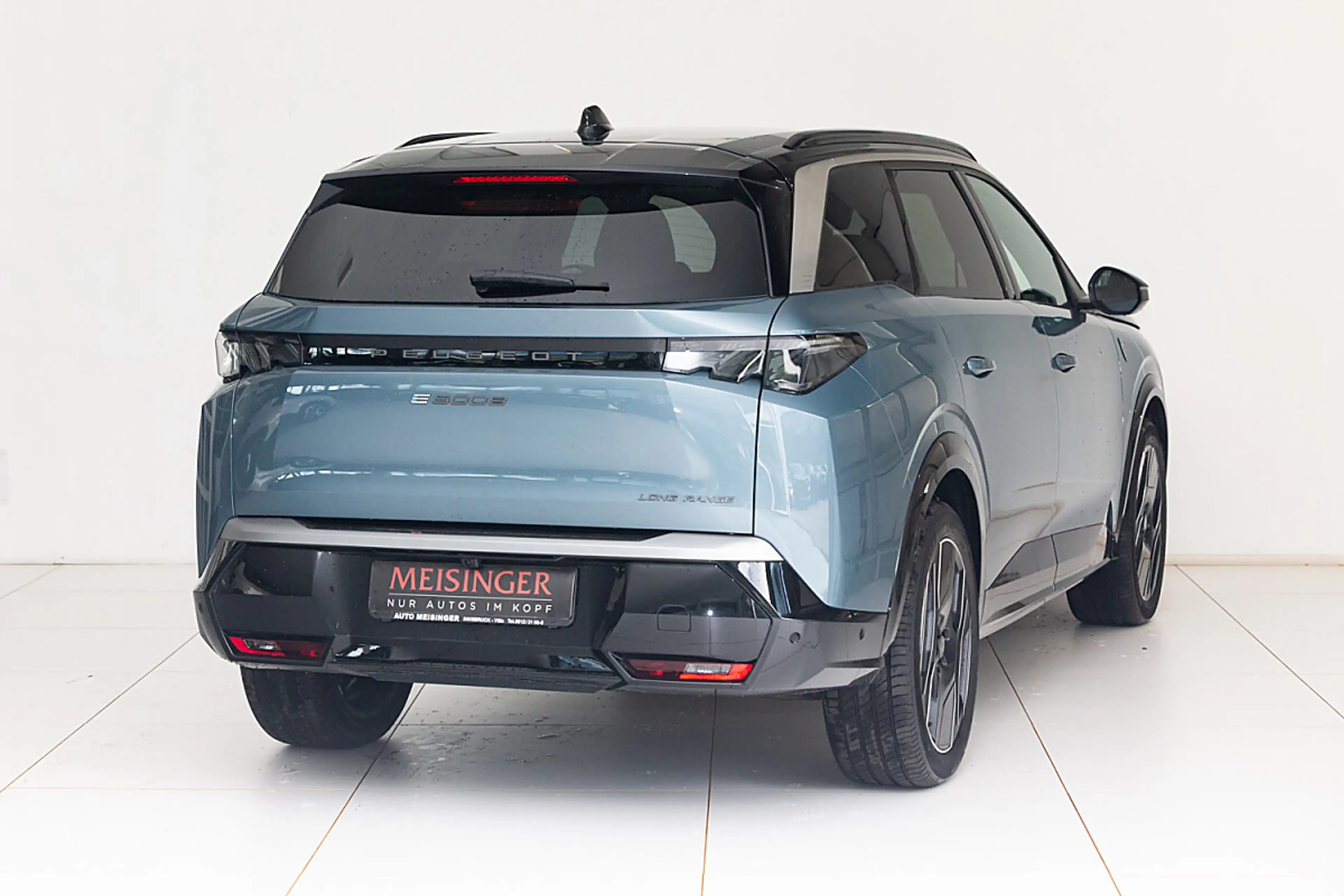 Peugeot 5008 Elektro 230 98kWh — photo 3