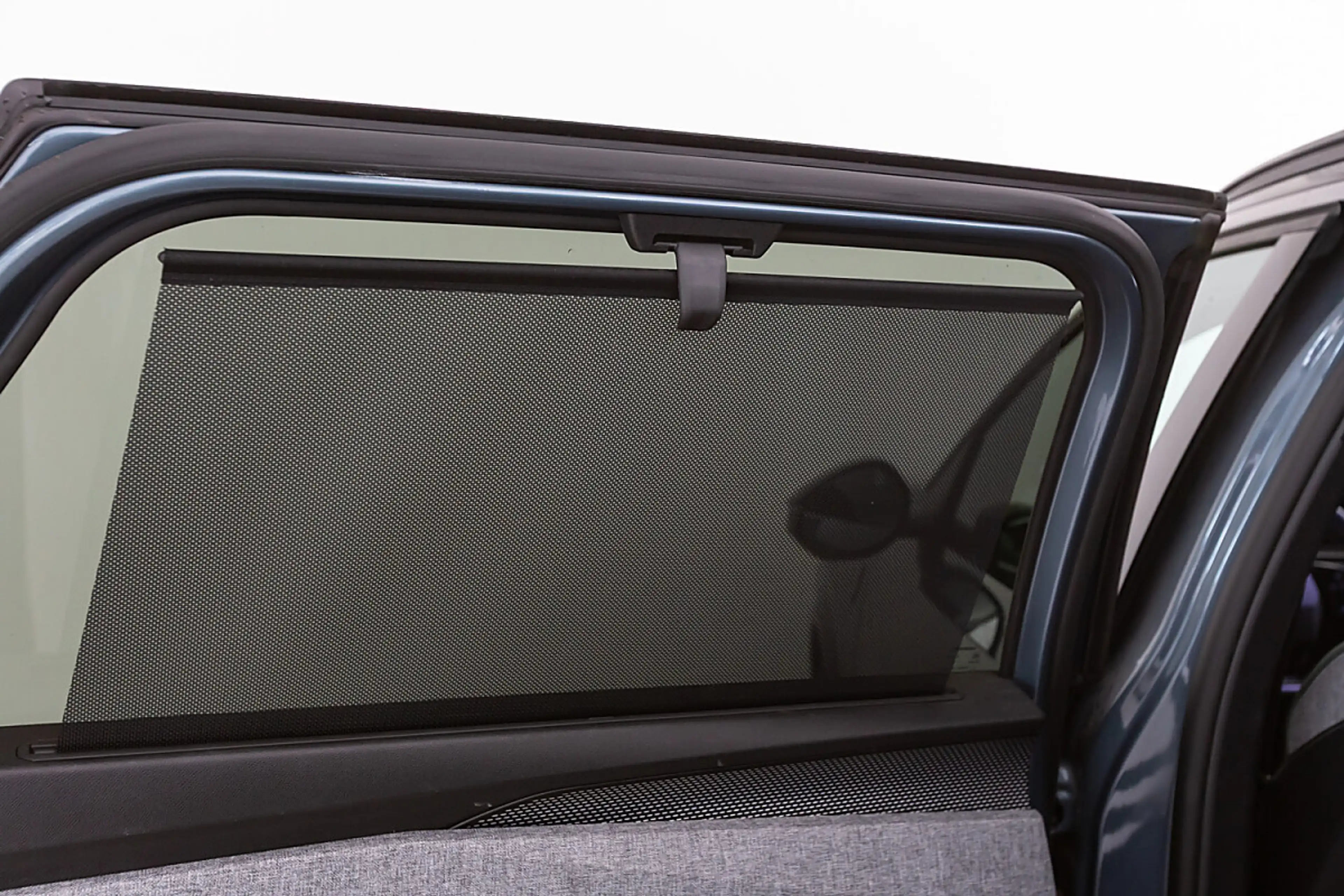 Peugeot 5008 Elektro 230 98kWh — photo 5
