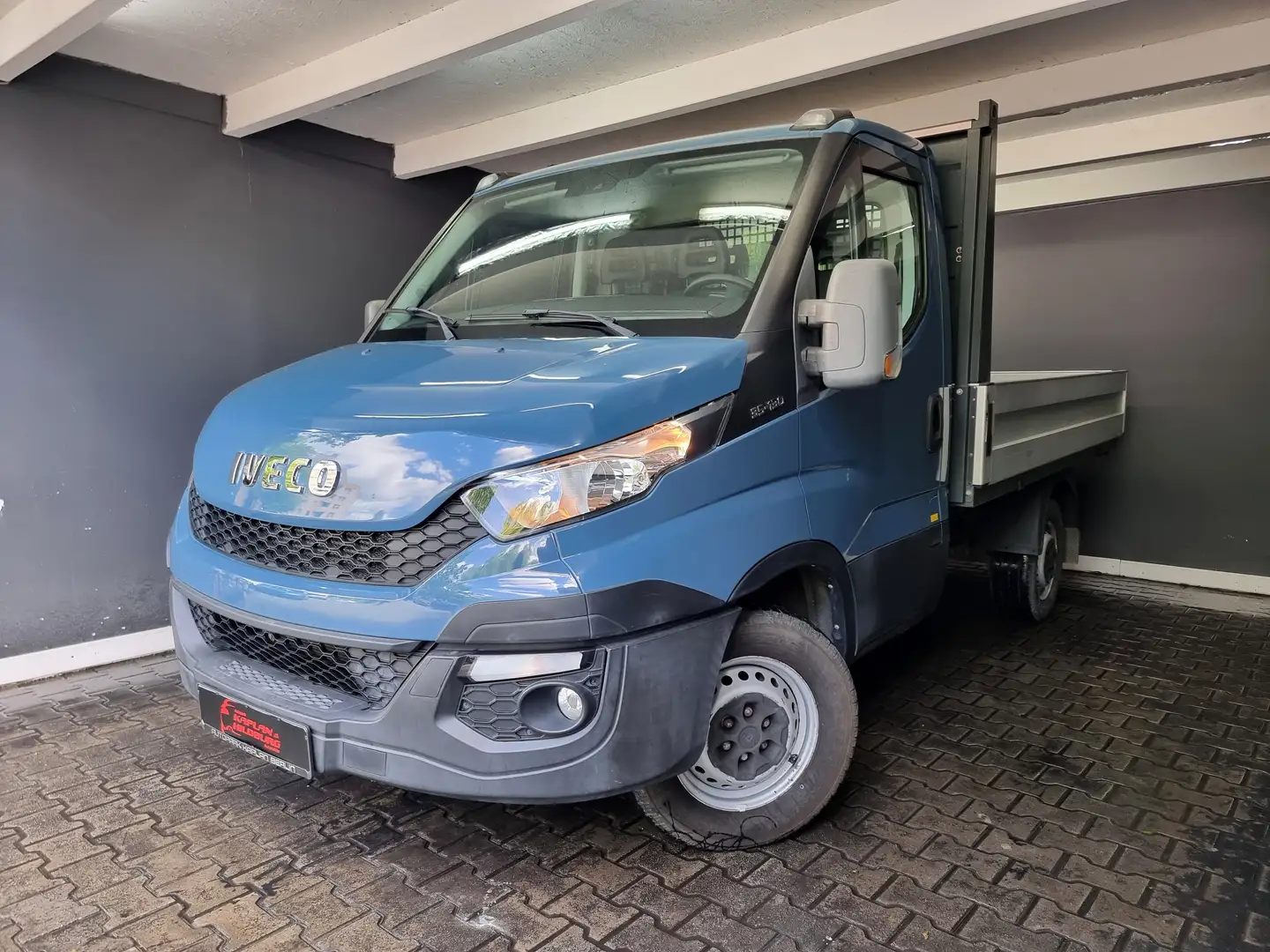 Iveco Daily 35 S13, PRITSCHE, 3 SITZER, KLIMA, 46.000 KM Blau - 1