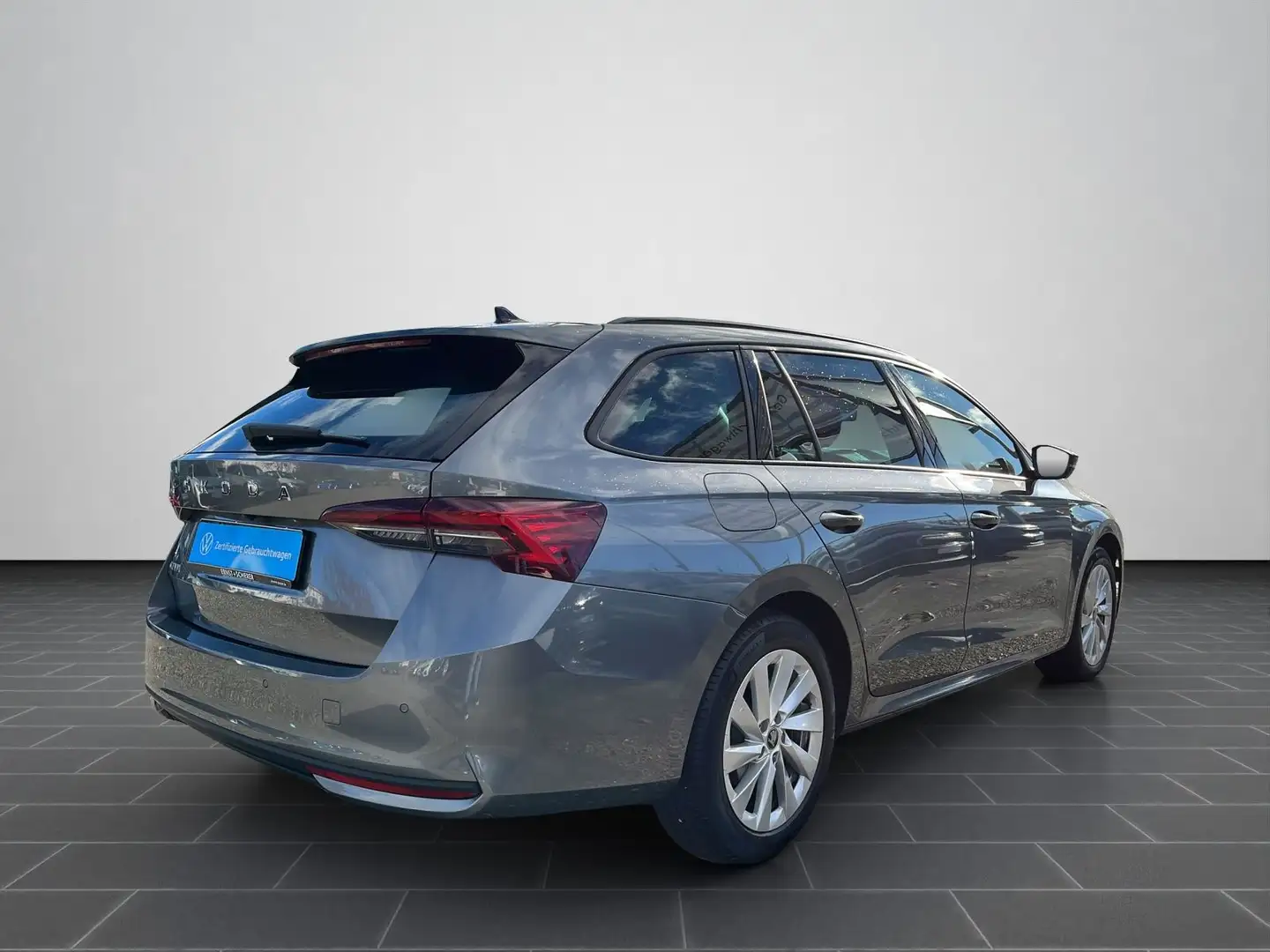 Skoda Octavia Combi 2.0 TDI DSG Selection LED+ACC+Kame Grau - 2