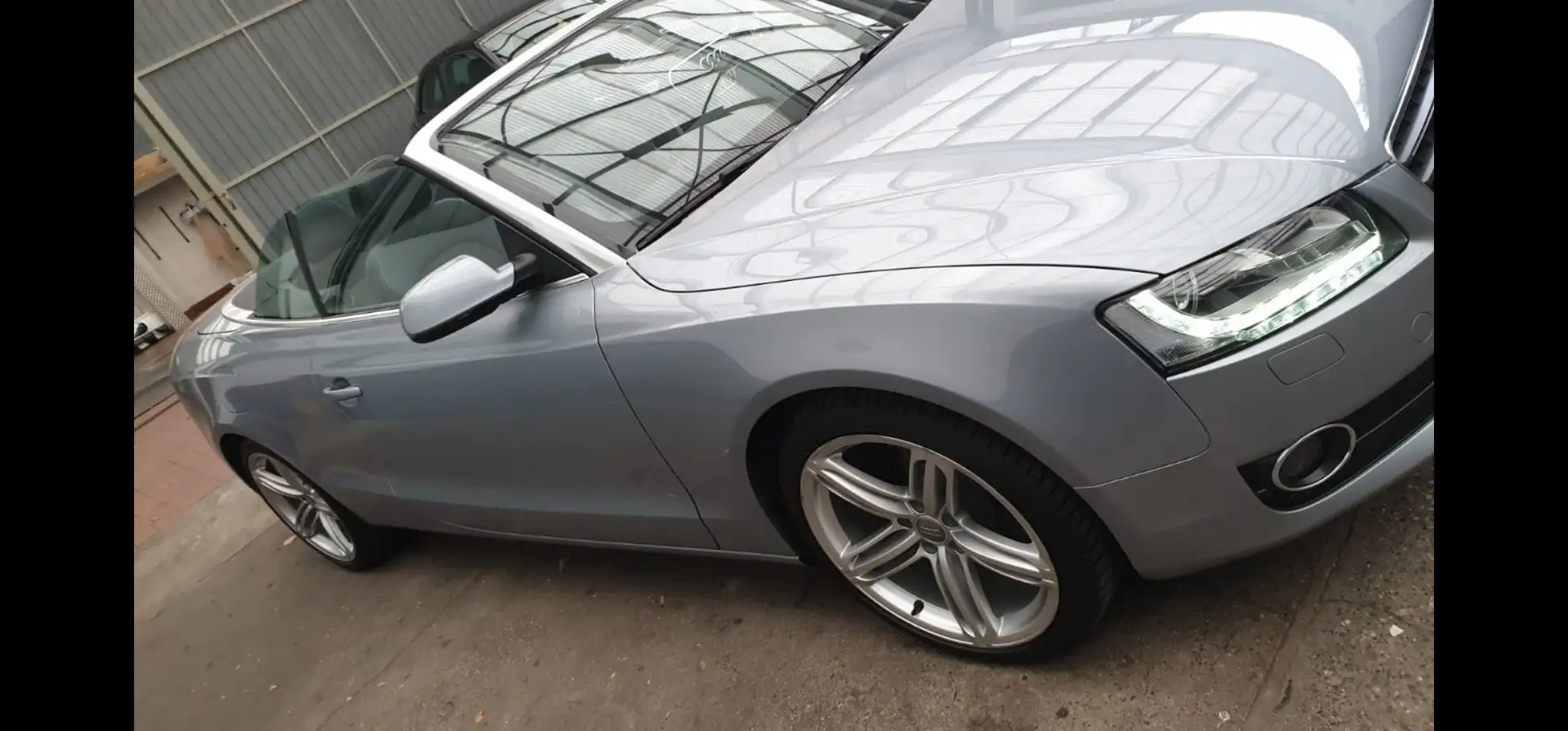 Audi A5 2.0 TFSI (132kW) S line mit Motorschaden Grau - 1
