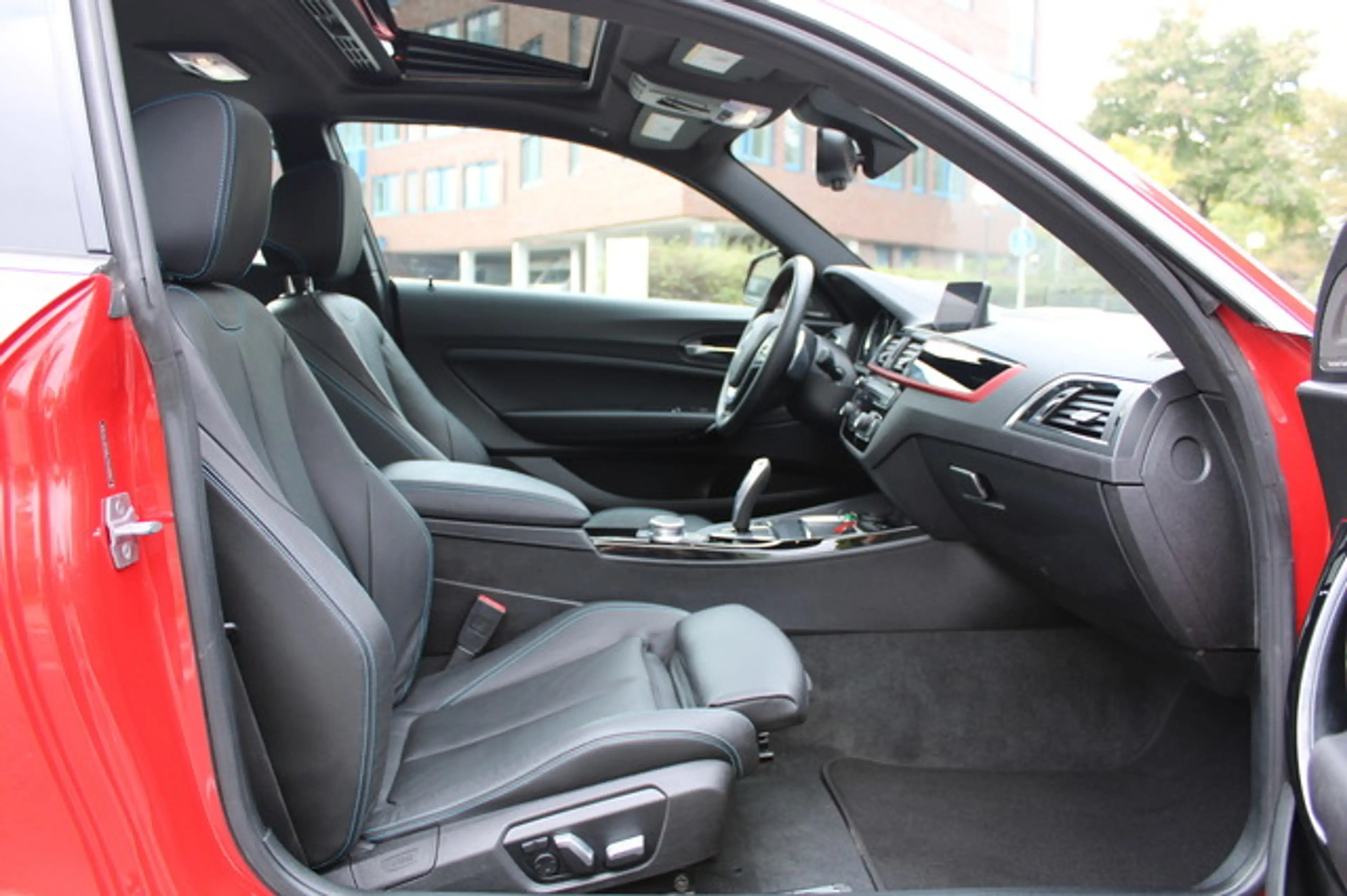 BMW 230 i xDrive Sport Line Aut. Leder/Navi/Kamera — photo 9