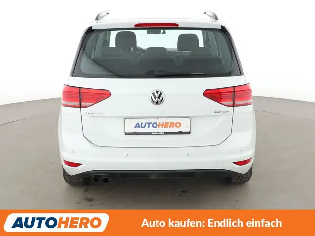 Volkswagen Touran view 5