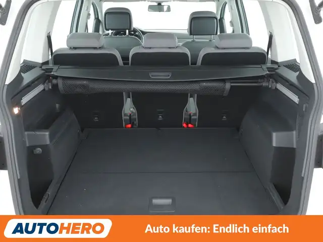 Volkswagen Touran view 17