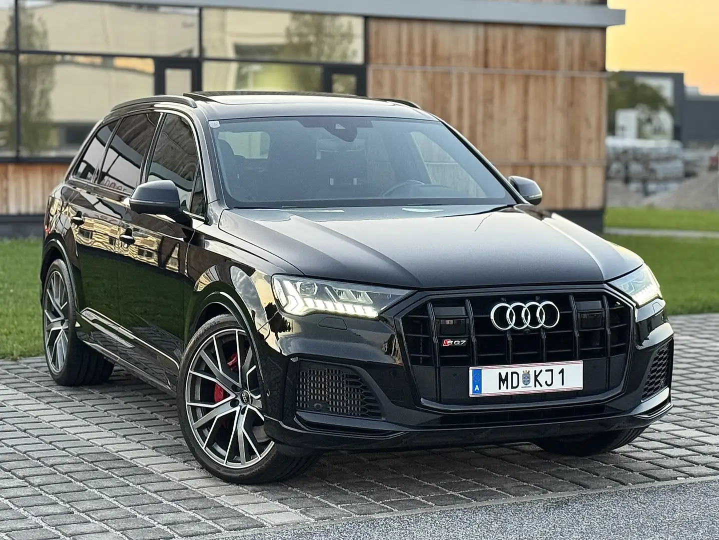 Audi SQ7 4,0 TDI V8 *PANO, ASSISTENTEN, MATRIX, LUFT, BOSE* Schwarz - 1