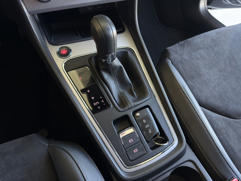 SEAT Leon 1.5 TSI Xcellence AHK*PANO*LED*DAB*RFK*BEAT — photo 11