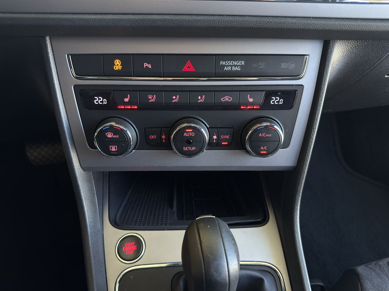 SEAT Leon 1.5 TSI Xcellence AHK*PANO*LED*DAB*RFK*BEAT — photo 12