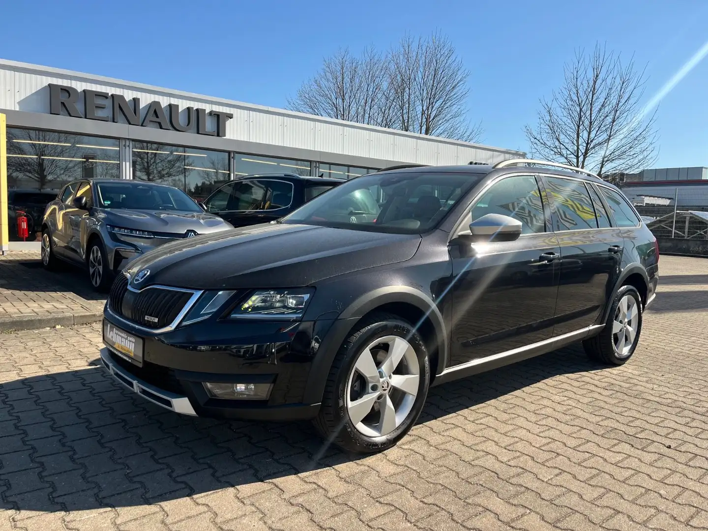 Skoda Octavia 2.0 TDI DSG Combi Scout 4x4 Standheizung Noir - 1