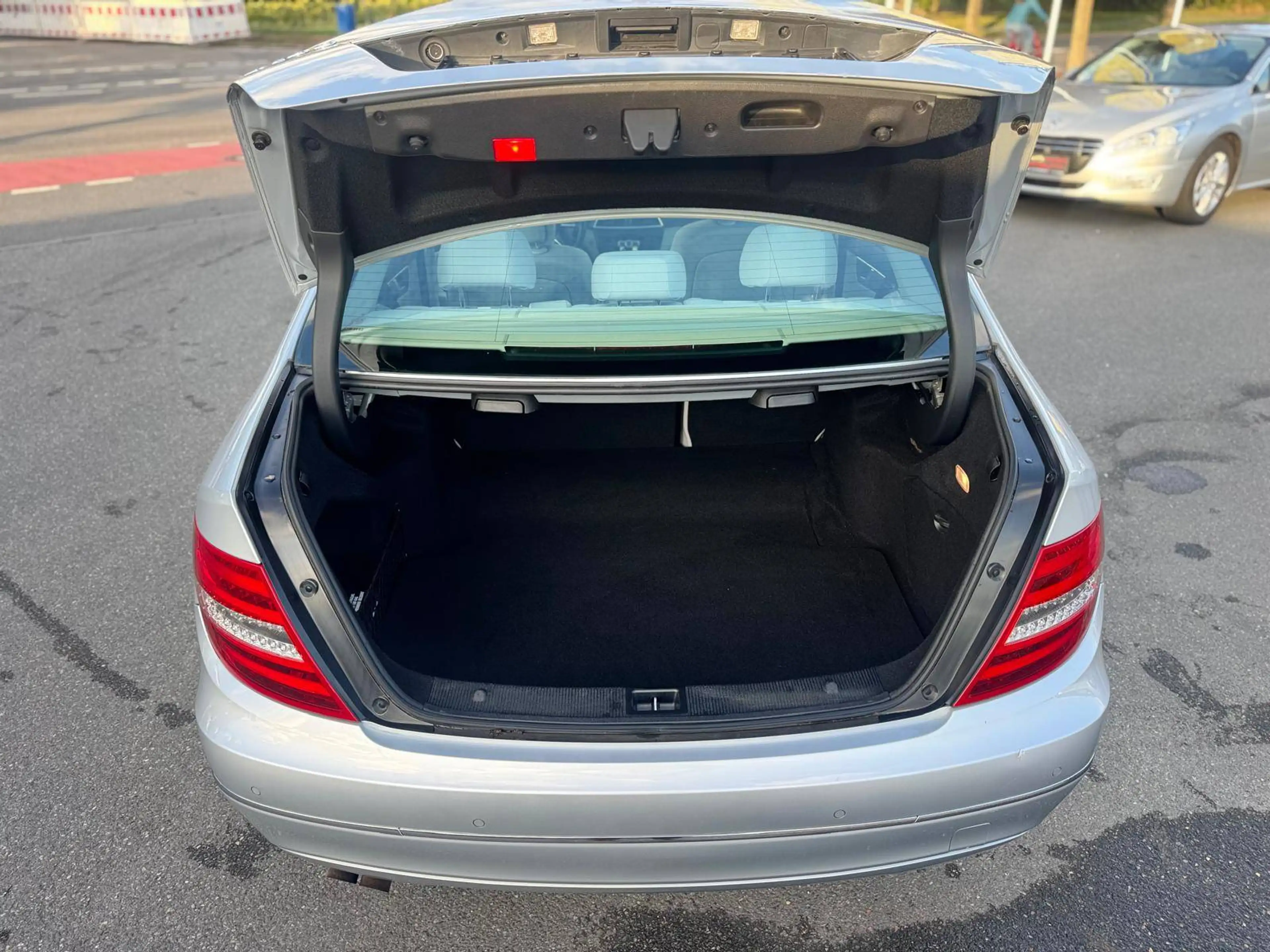 Mercedes-Benz C 180 C 180 CGI BlueEfficiency (204.049) — photo 4
